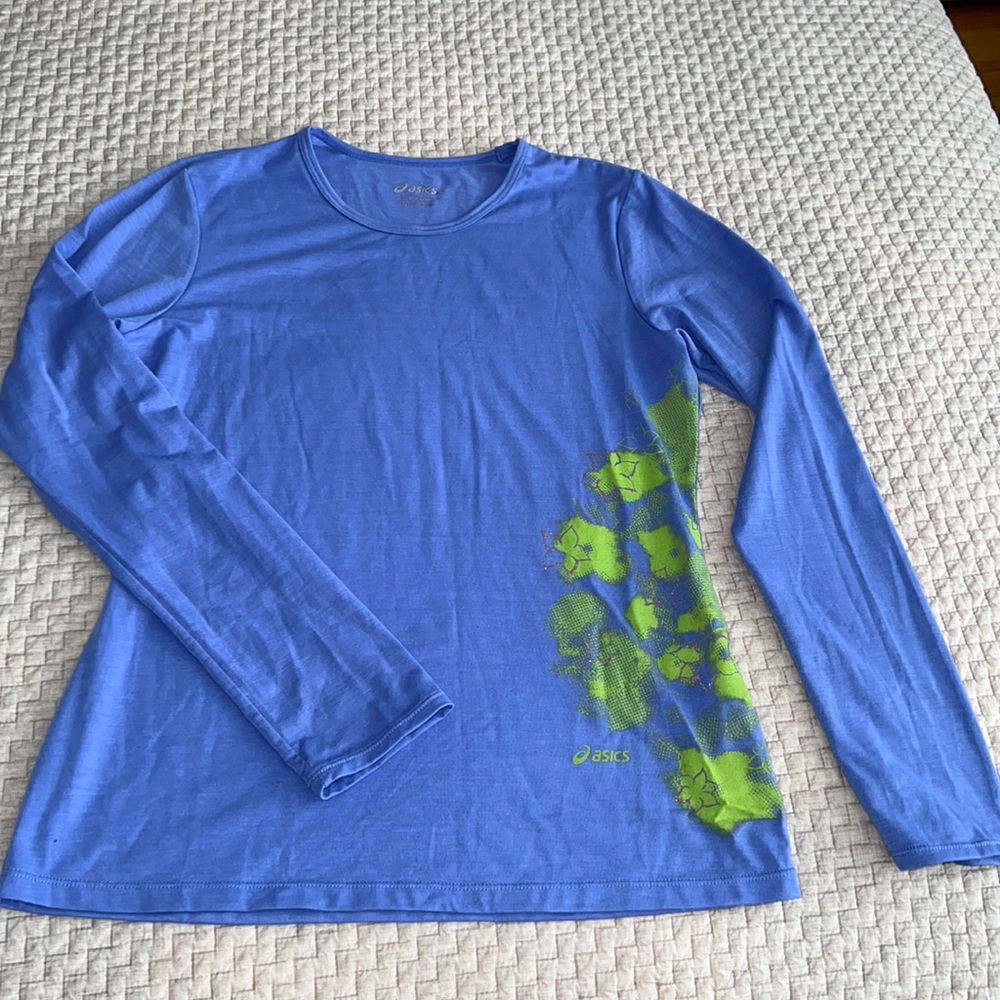 Women’s ASICS long sleeve top size S